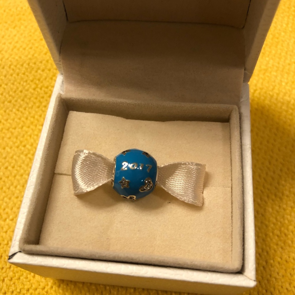 Disney Parks Pandora 2017 charm